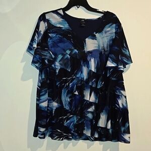 LEEBE blue black white ruffle front top. Size 2X.